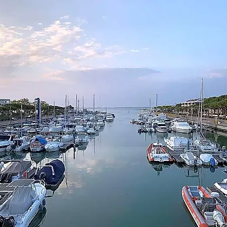 Comfy Flat 600m From The Sea With 3*