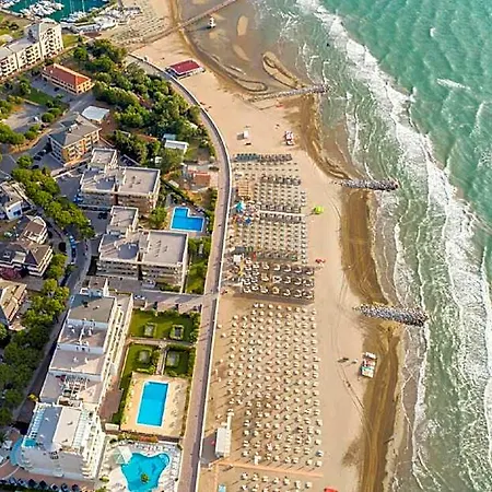 Comfy Flat 600m From The Sea With 3*